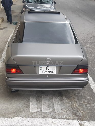 Mercedes E 300 1995, 258,598 km - 3.0 l - Bakı