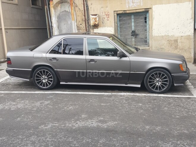 Mercedes E 300 1995, 258,598 km - 3.0 l - Bakı