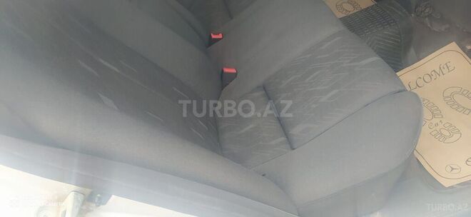 Mercedes E 220 2000, 235,300 km - 2.2 l - Tovuz