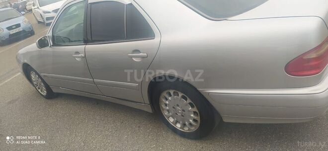 Mercedes E 220 2000, 235,300 km - 2.2 l - Tovuz