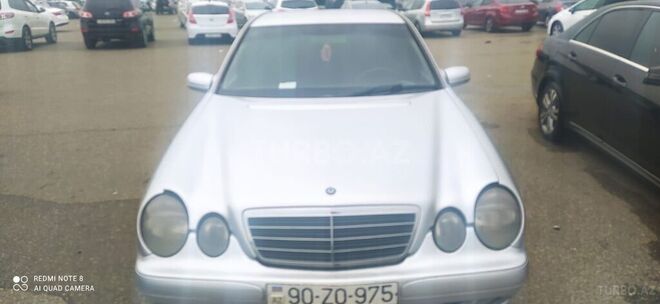 Mercedes E 220 2000, 235,300 km - 2.2 l - Tovuz