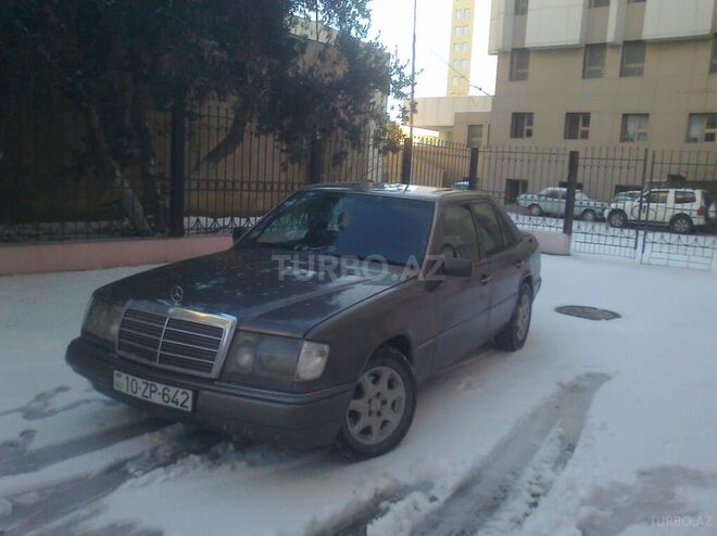 Mercedes E 250 1993, 708,476 km - 2.5 l - Bakı
