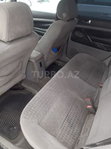 Volkswagen Passat 2002, 228,000 km - 1.8 l - Gəncə