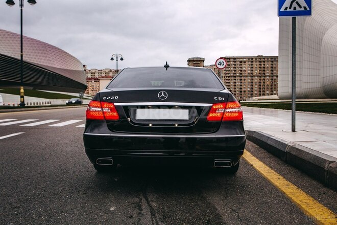 Mercedes E 220 2012, 98,000 km - 2.2 л - Bakı