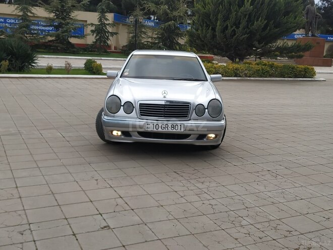 Mercedes E 200 1996, 405,600 km - 2.0 l - Salyan