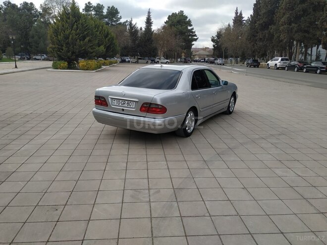 Mercedes E 200 1996, 405,600 km - 2.0 l - Salyan