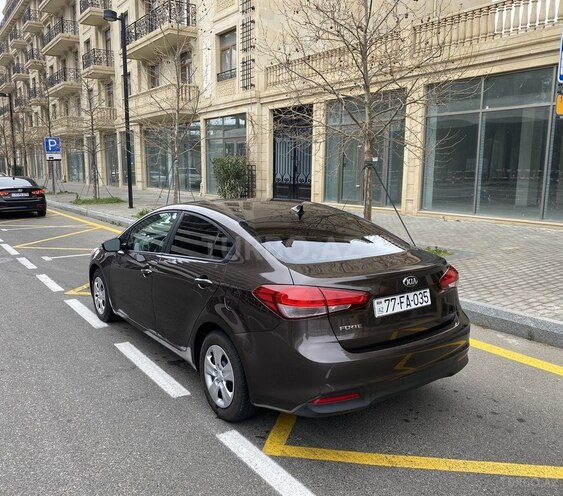 Kia Cerato 2017, 102,900 km - 2.0 l - Bakı