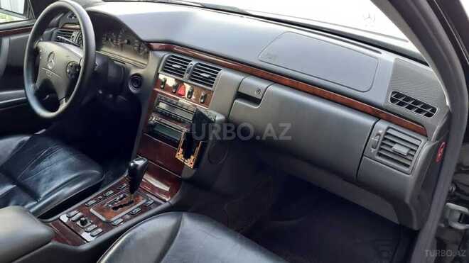 Mercedes E 240 2000, 350,000 km - 2.6 l - Bakı