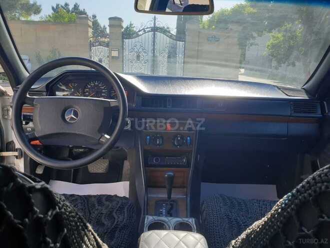 Mercedes E 200 1990, 263,000 km - 2.0 l - Bakı