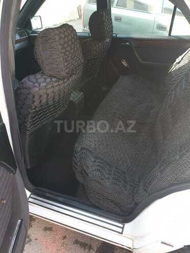 Mercedes E 200 1990, 263,000 km - 2.0 l - Bakı