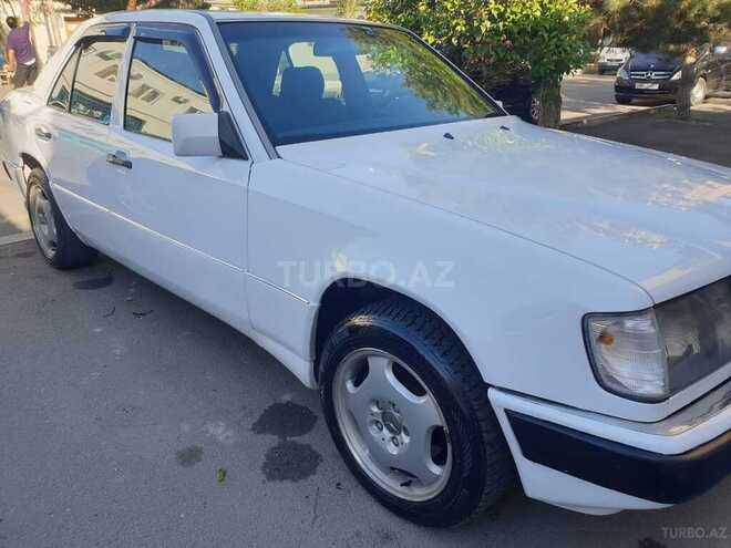 Mercedes E 200 1990, 263,000 km - 2.0 l - Bakı