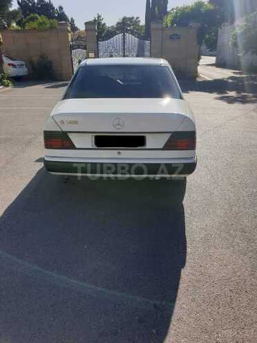 Mercedes E 200 1990, 263,000 km - 2.0 l - Bakı