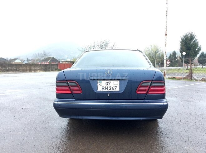 Mercedes E 220 2000, 554,750 km - 2.2 l - Astara