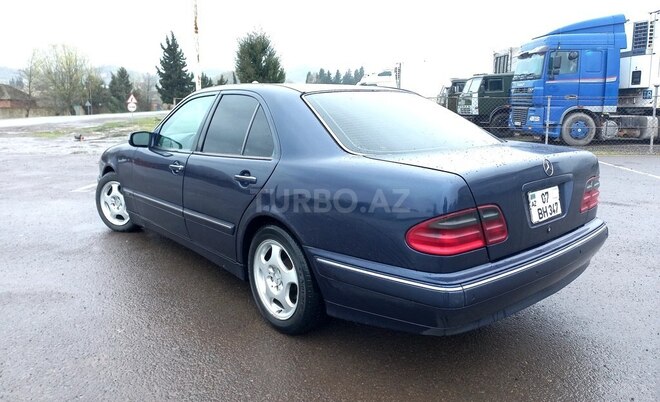 Mercedes E 220 2000, 554,750 km - 2.2 l - Astara