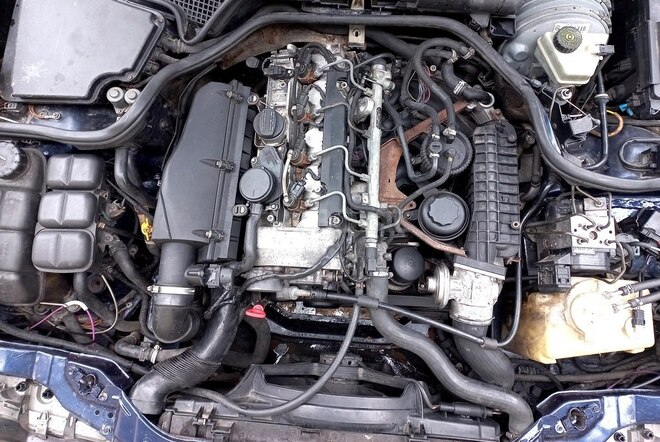 Mercedes E 220 2000, 554,750 km - 2.2 l - Astara