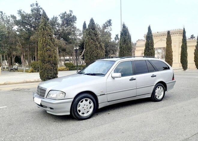 Mercedes C 220 2000, 444,000 km - 2.2 l - Bakı
