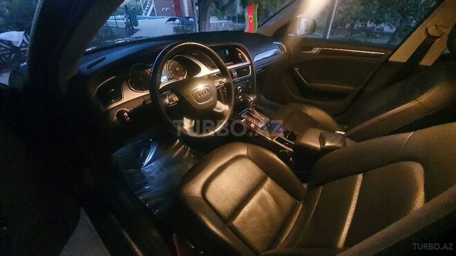 Audi A4 2013, 81,000 km - 1.8 l - Bakı