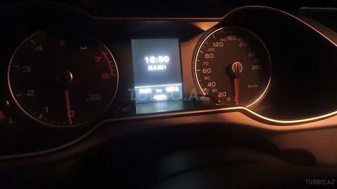 Audi A4 2013, 81,000 km - 1.8 l - Bakı