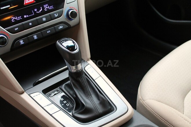Hyundai Elantra 2018, 42,000 km - 1.4 l - Bakı