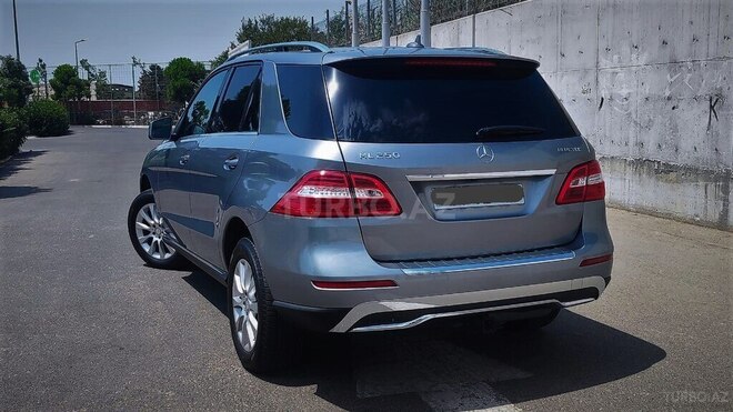 Mercedes  2015, 146,450 km - 2.1 l - Bakı