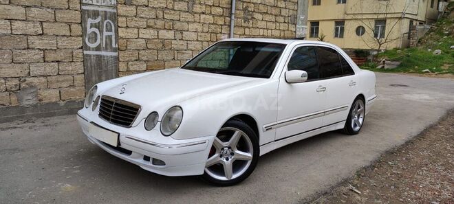 Mercedes E 320 2001, 212,300 km - 3.2 l - Bakı