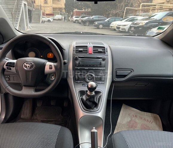 Toyota Auris 2010, 179,000 km - 1.4 l - Bakı