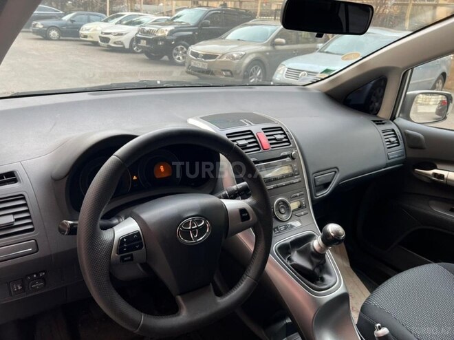Toyota Auris 2010, 179,000 km - 1.4 l - Bakı