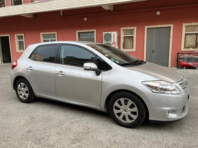 Toyota Auris 2010, 179,000 km - 1.4 l - Bakı