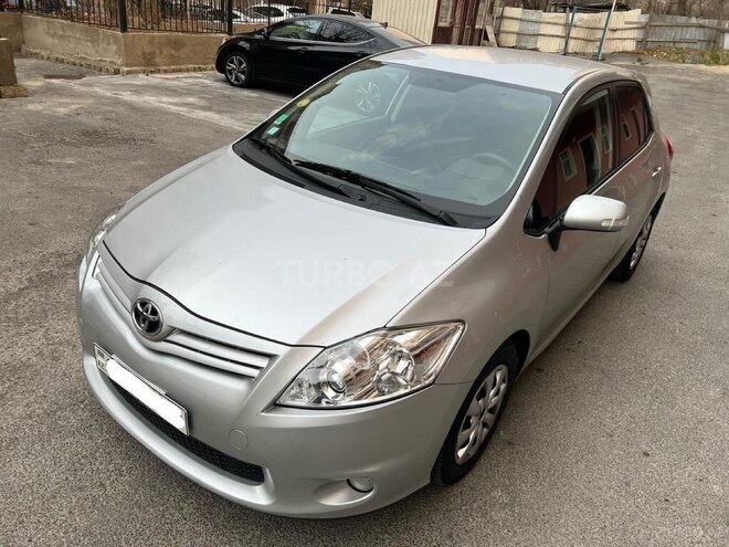 Toyota Auris 2010, 179,000 km - 1.4 l - Bakı