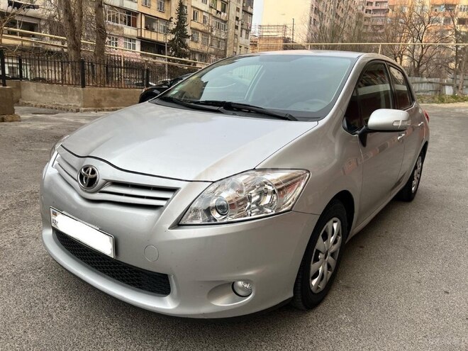 Toyota Auris 2010, 179,000 km - 1.4 l - Bakı