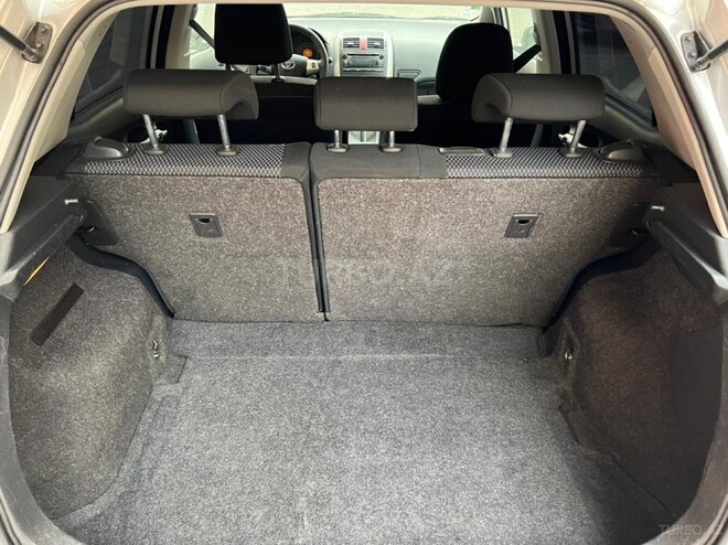 Toyota Auris 2010, 179,000 km - 1.4 l - Bakı