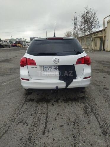 Opel Astra 2011, 137,000 km - 1.4 l - Bakı