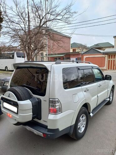 Mitsubishi Pajero 2008, 155,000 km - 3.0 l - Bakı