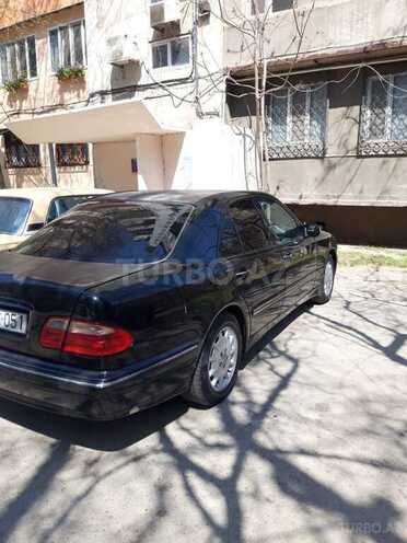 Mercedes E 220 2001, 421,100 km - 2.2 l - Bakı