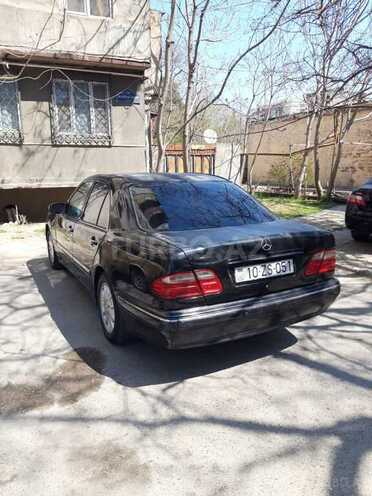 Mercedes E 220 2001, 421,100 km - 2.2 l - Bakı