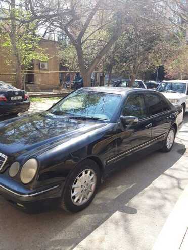 Mercedes E 220 2001, 421,100 km - 2.2 l - Bakı