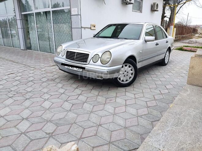 Mercedes E 200 1997, 385,000 km - 2.0 l - Ucar