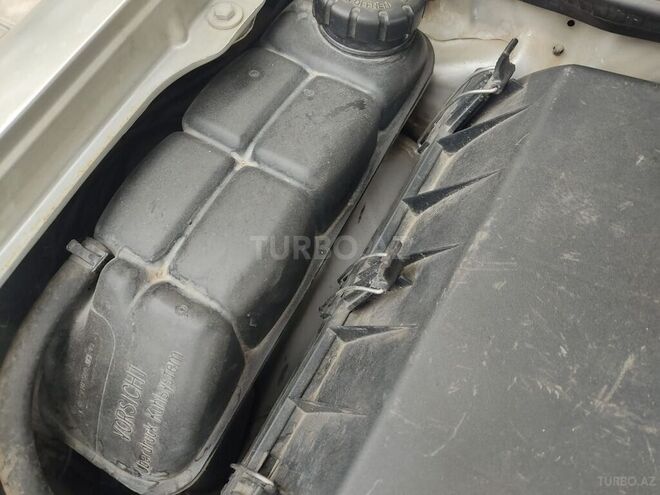 Mercedes E 200 1997, 385,000 km - 2.0 l - Ucar