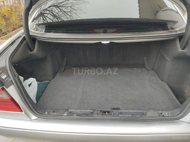 Mercedes E 200 1997, 385,000 km - 2.0 l - Ucar