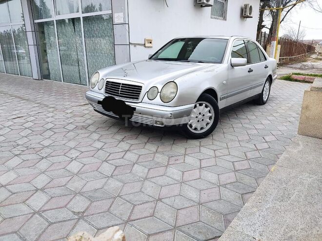 Mercedes E 200 1997, 385,000 km - 2.0 l - Ucar