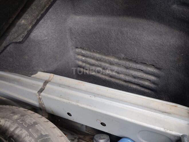 Mercedes E 200 1997, 385,000 km - 2.0 l - Ucar