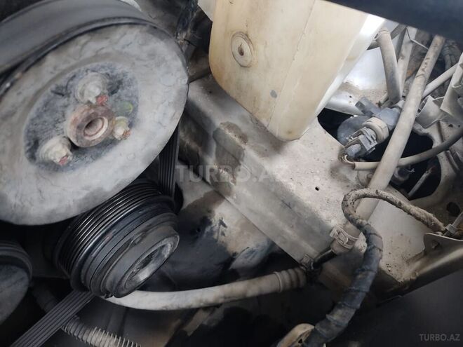 Mercedes E 200 1997, 385,000 km - 2.0 l - Ucar