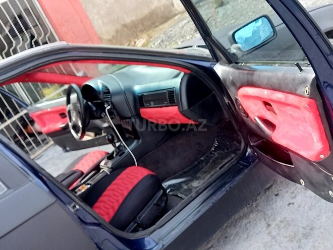 BMW 318 1992, 361,107 km - 1.8 l - Zaqatala