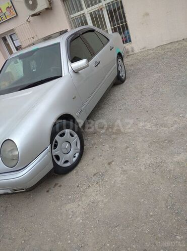 Mercedes E 240 1997, 460,000 km - 2.4 l - Bakı