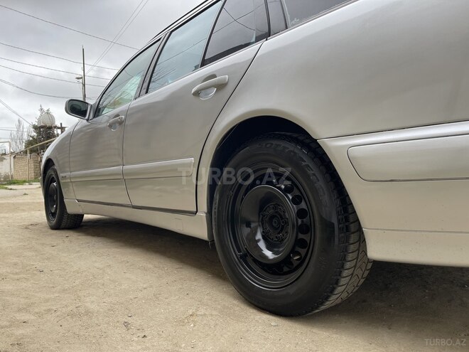 Mercedes E 220 2001, 450,680 km - 2.2 l - Bakı