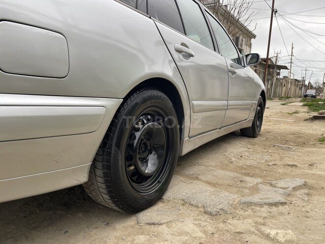 Mercedes E 220 2001, 450,680 km - 2.2 l - Bakı