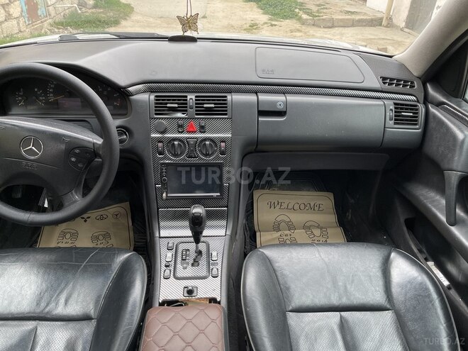 Mercedes E 220 2001, 450,680 km - 2.2 l - Bakı