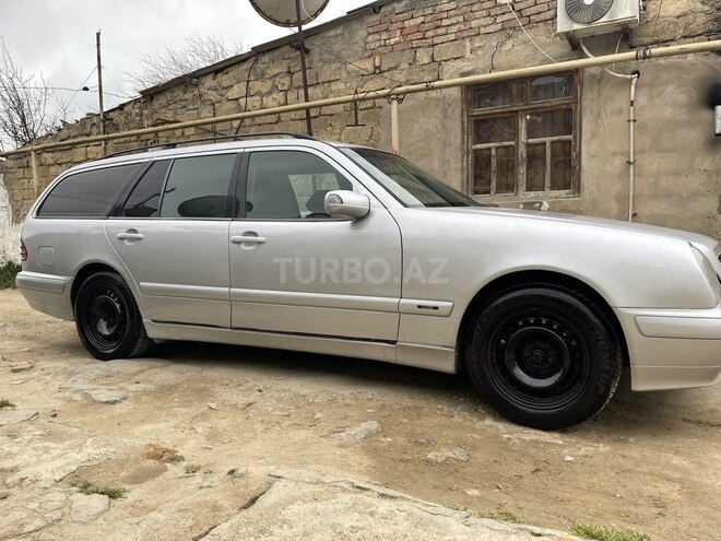 Mercedes E 220 2001, 450,680 km - 2.2 l - Bakı