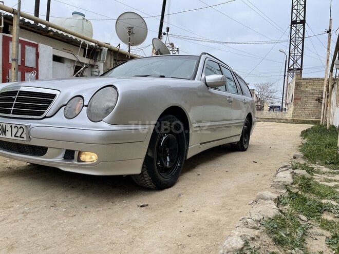 Mercedes E 220 2001, 450,680 km - 2.2 l - Bakı