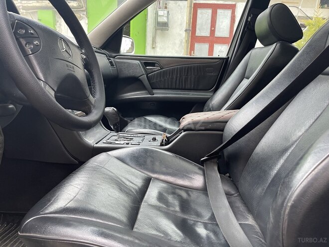 Mercedes E 220 2001, 450,680 km - 2.2 l - Bakı